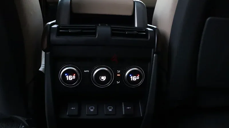 Land Rover Defender 2022